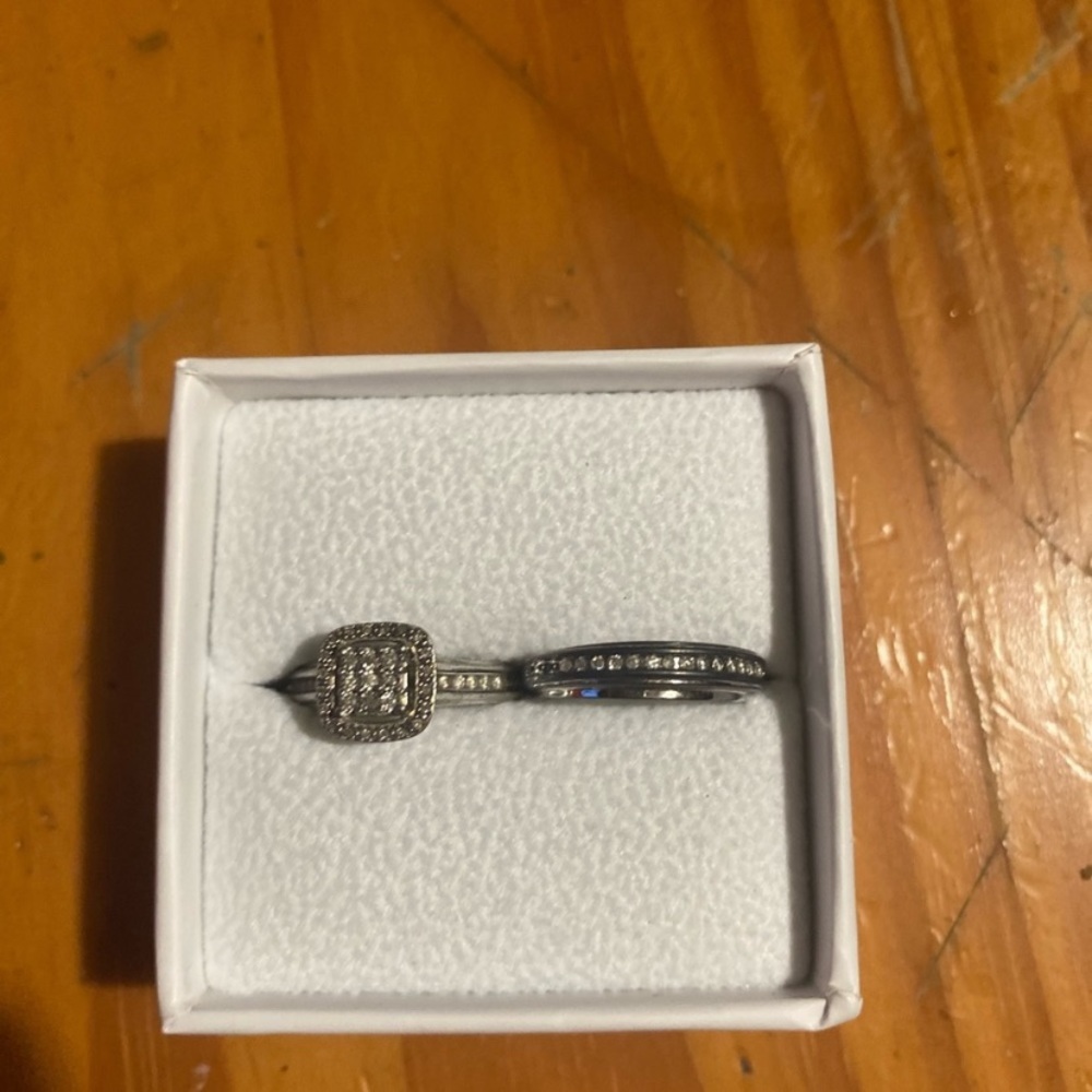 Wedding and engagement set